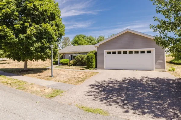 Property Slideshow image 2 of 27 | 2602 green st, Middleboro, MA, 02346