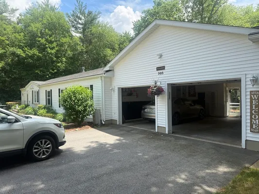 Property Slideshow image 2 of 29 | 303 blueberry cir, Middleboro, MA, 02346