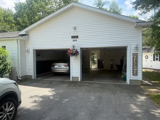 Property Slideshow image 3 of 29 | 303 blueberry cir, Middleboro, MA, 02346