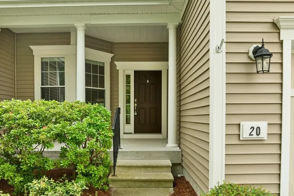 Property Slideshow image 2 of 37 | 20 parkland ln 20, Acton, MA, 01720