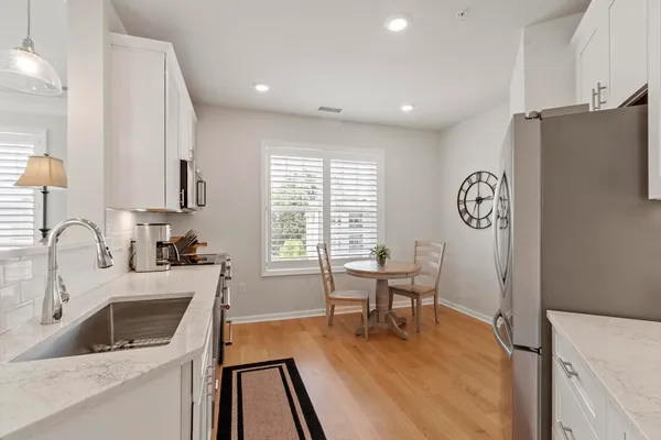 Property Slideshow image 3 of 32 | 6 overlook dr 305, Andover, MA, 01810
