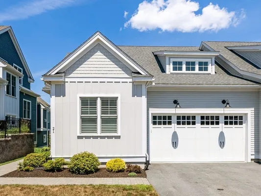 Property Slideshow image 2 of 34 | 21 birkdale ln 21, Hopkinton, MA, 01748