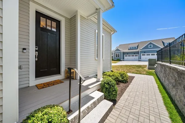 Property Slideshow image 3 of 34 | 21 birkdale ln 21, Hopkinton, MA, 01748