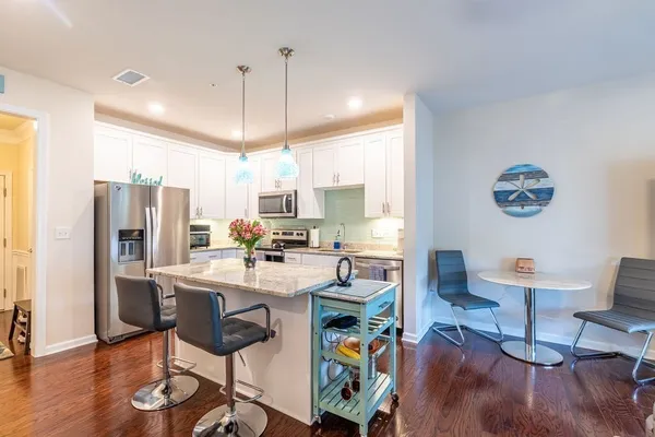 Property Slideshow image 2 of 34 | 230 martins lndg 102, North Reading, MA, 01864