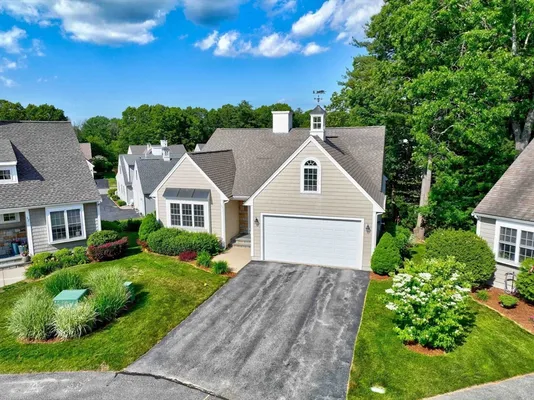 Property Slideshow image 2 of 38 | 33 mulligan dr 33, Weymouth, MA, 02190
