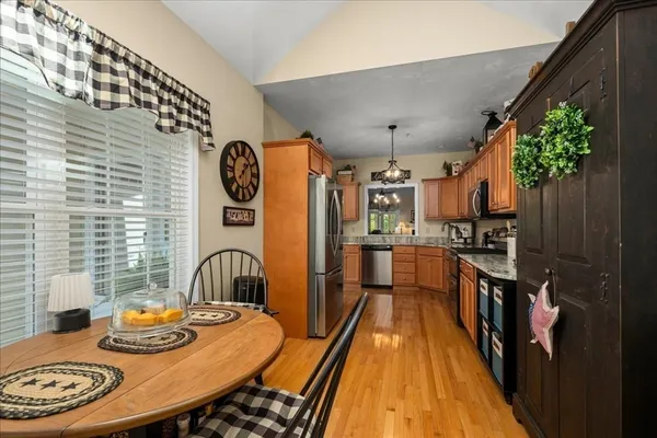 Property Slideshow image 3 of 32 | 19 cortland grove dr 19, Shrewsbury, MA, 01545