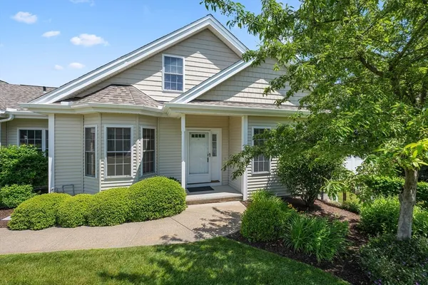 Property Slideshow image 2 of 42 | 31 cortland 31, Shrewsbury, MA, 01545