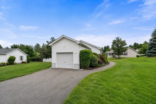 Property Slideshow image 3 of 42 | 6406 oak pt, Middleboro, MA, 02346