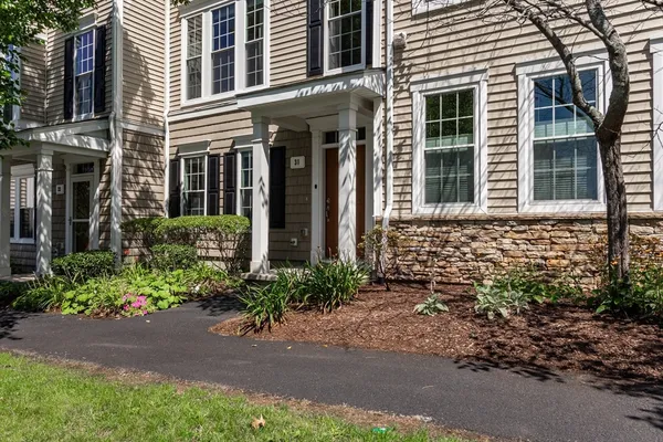 Property Slideshow image 2 of 28 | 31 jacob way 31, Reading, MA, 01867