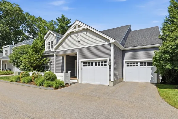 Property Slideshow image 2 of 41 | 8 lantern way 8, Ashland, MA, 01721