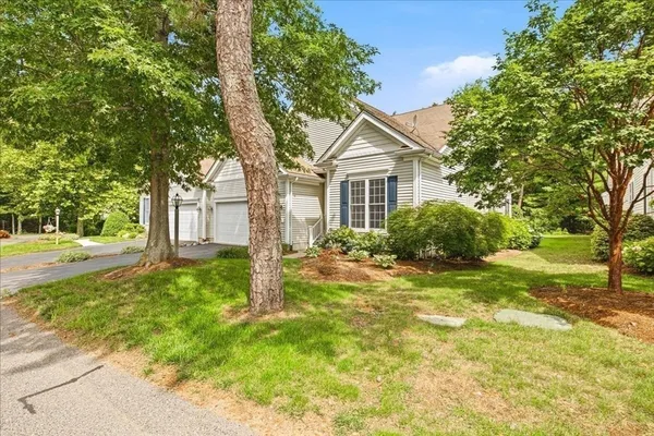 Property Slideshow image 3 of 38 | 6 champlain cir, Plymouth, MA, 02360