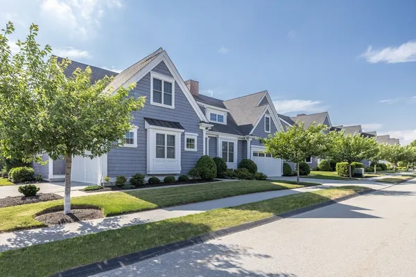 Property Slideshow image 2 of 41 | 11 tolland way 11, Framingham, MA, 01701
