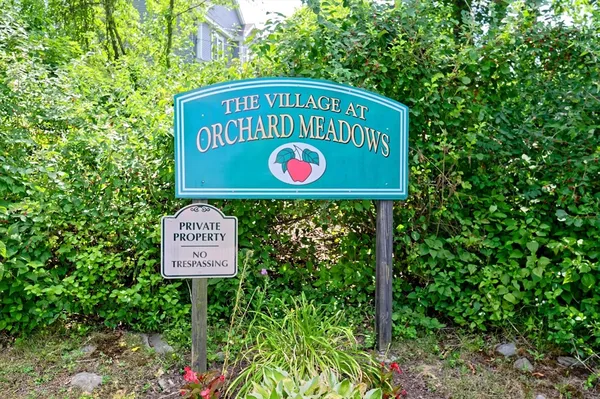 Property Slideshow image 2 of 36 | 79 orchard meadows dr 79, Shrewsbury, MA, 01545