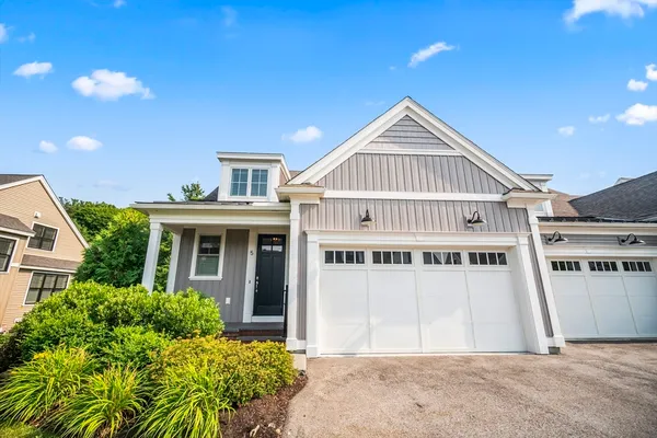 Property Slideshow image 2 of 40 | 5 baiting brook rd 5, Framingham, MA, 01701