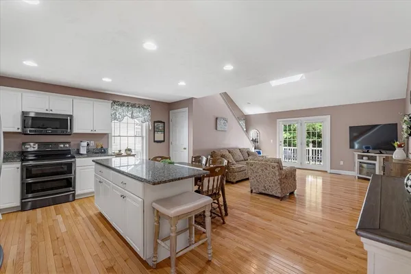 Property Slideshow image 3 of 33 | 10 angell brook dr 10, West Boylston, MA, 01583
