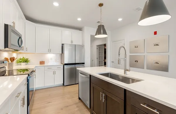 Property Slideshow image 3 of 21 | 30 coppersmith way 502, Canton, MA, 02021