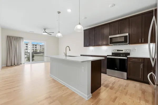 Property Slideshow image 2 of 30 | 260 martins landing way 202, North Reading, MA, 01864