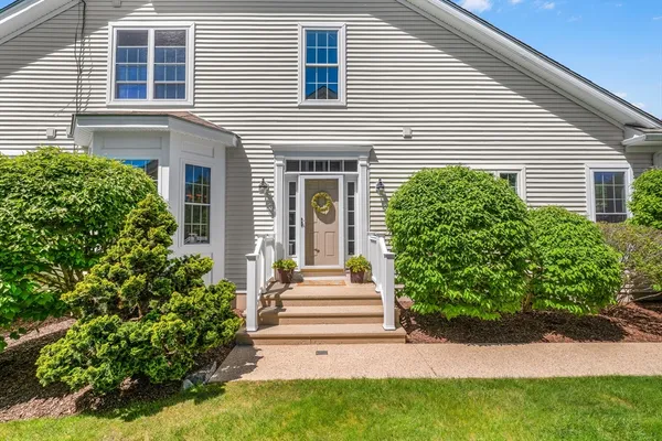 Property Slideshow image 2 of 28 | 9 canoe lndg, Plymouth, MA, 02360