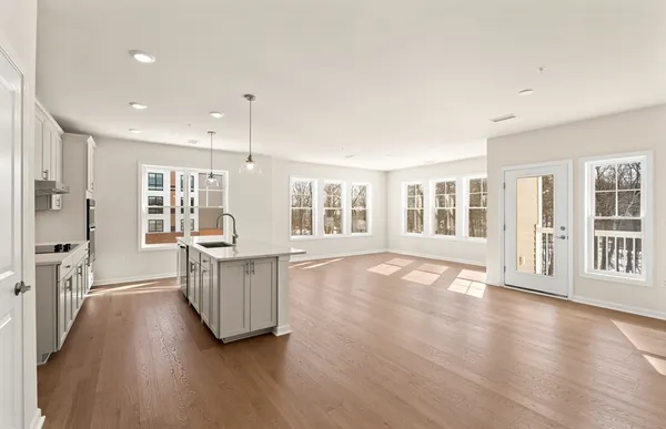 Property Slideshow image 3 of 37 | 5 peters farm way 7407, Westborough, MA, 01581