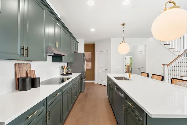 Property Slideshow image 3 of 25 | 4 bates quarry ln 44, Walpole, MA, 02081
