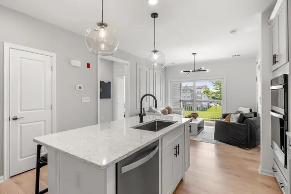 Property Slideshow image 3 of 35 | 320 martins lndg 510, North Reading, MA, 01864