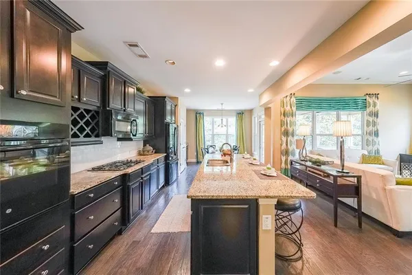 Property Slideshow image 3 of 38 | 3004 scarlet oak ln, Gainesville, GA, 30504