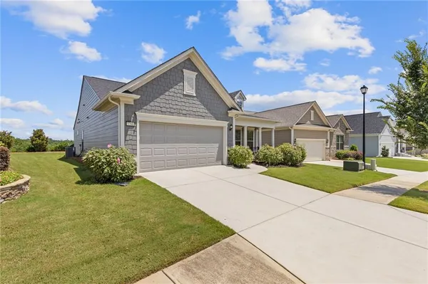 Property Slideshow image 3 of 53 | 5760 maple bluff way, Braselton, GA, 30517