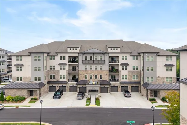 Property Slideshow image 2 of 43 | 3321 orwell way unit 3301, Cumming, GA, 30041