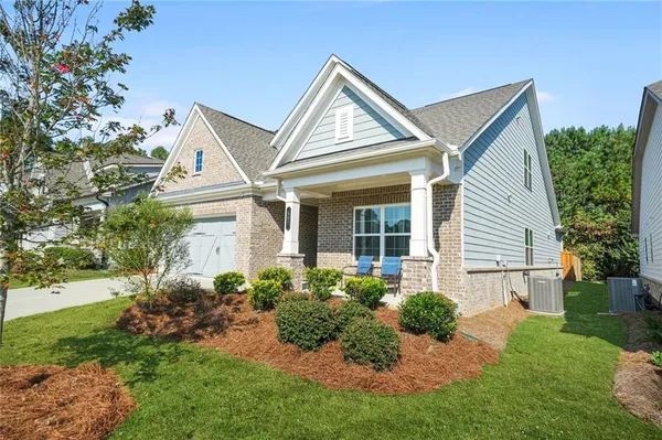 Property Slideshow image 2 of 41 | 567 barlow pl, Grayson, GA, 30017