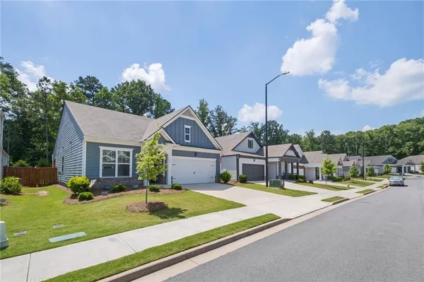 Property Slideshow image 3 of 35 | 75 s cornucopia bnd, Dallas, GA, 30132