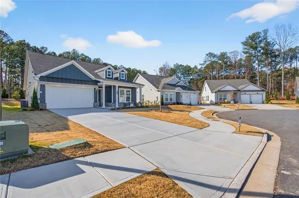 Property Slideshow image 2 of 50 | 400 vinca cir, Kennesaw, GA, 30144