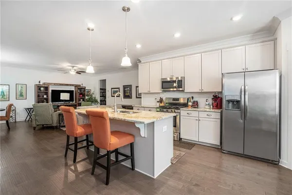 Property Slideshow image 3 of 32 | 2473 rathburn cir, Loganville, GA, 30052