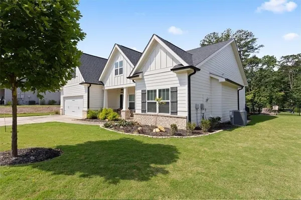 Property Slideshow image 3 of 55 | 517 amber stone, Waleska, GA, 30183