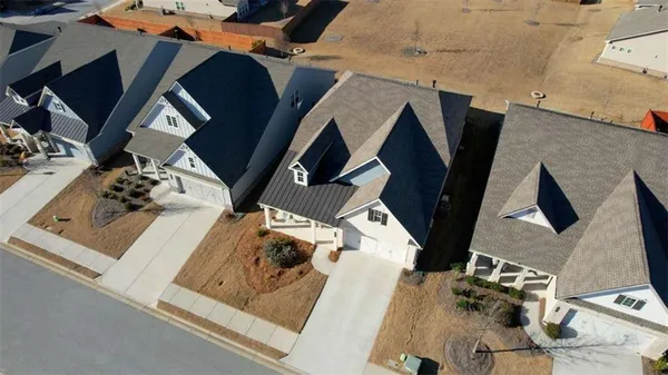 Property Slideshow image 3 of 58 | 479 glenmont rd, Grayson, GA, 30017