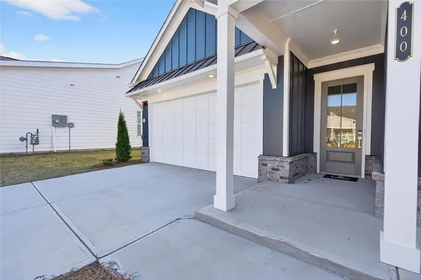 Property Slideshow image 3 of 43 | 400 vinca cir, Kennesaw, GA, 30144