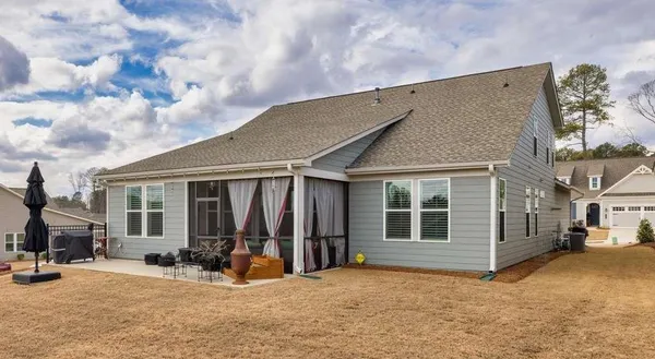 Property Slideshow image 2 of 17 | 123 rabun ct, Hoschton, GA, 30548