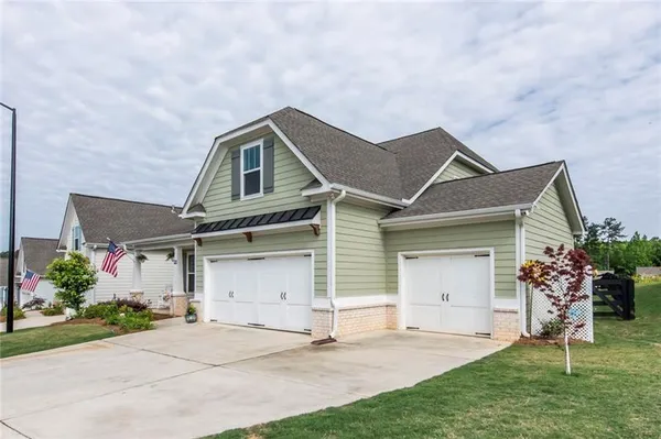 Property Slideshow image 3 of 48 | 98 heritage pointe dr, Villa Rica, GA, 30180