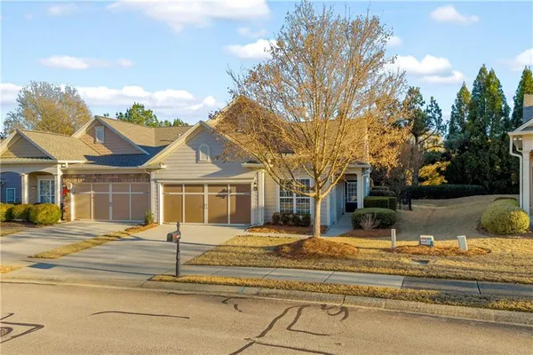 Property Slideshow image 2 of 54 | 6116 longleaf dr, Hoschton, GA, 30548