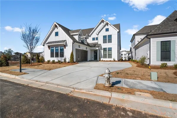 Property Slideshow image 2 of 41 | 570 sawnee village blvd, Cumming, GA, 30040