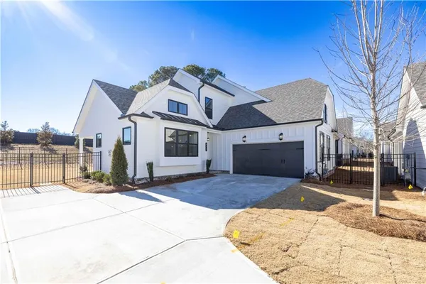 Property Slideshow image 3 of 27 | 563 pearl st, Cumming, GA, 30040