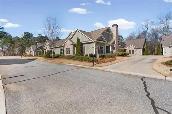 Property Slideshow image 3 of 63 | 2280 grove valley way 8, Marietta, GA, 30064