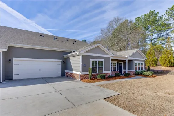 Property Slideshow image 2 of 35 | 2476 rathburn cir, Loganville, GA, 30052