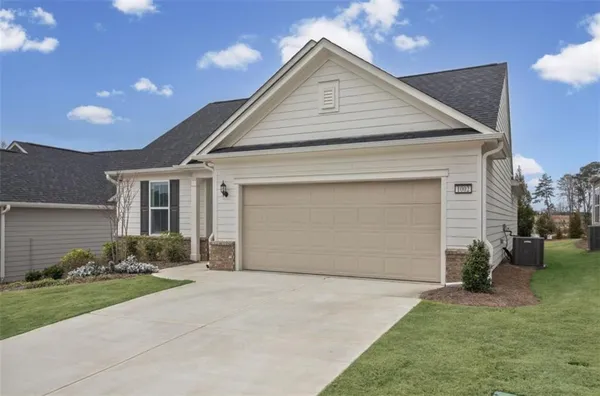 Property Slideshow image 3 of 35 | 1002 dirr dr, Griffin, GA, 30223