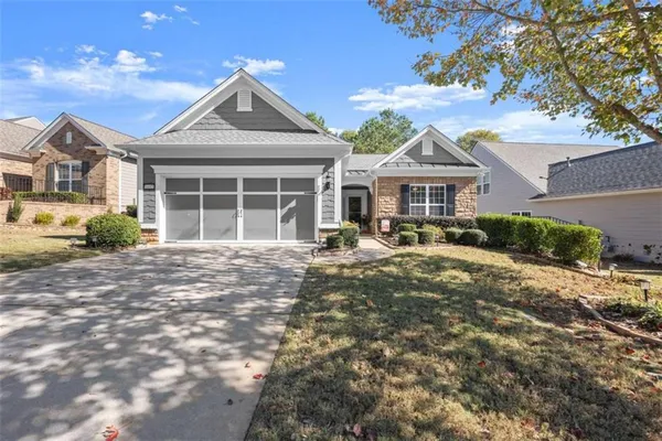 Property Slideshow image 2 of 53 | 6443 autumn crest ln, Hoschton, GA, 30548