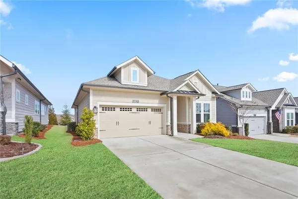 Property Slideshow image 3 of 36 | 6829 bungalow rd, Flowery Branch, GA, 30542