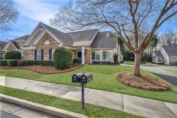 Property Slideshow image 2 of 40 | 1502 sweet apple cir # 1502, Alpharetta, GA, 30004