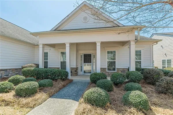 Property Slideshow image 2 of 69 | 1010 amicalola ct, Griffin, GA, 30223