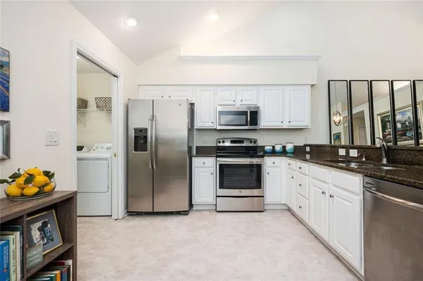 Property Slideshow image 3 of 32 | 3097 oakside cir, Alpharetta, GA, 30004