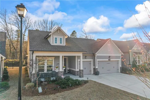 Property Slideshow image 3 of 40 | 7076 cottage grove dr, Flowery Branch, GA, 30542