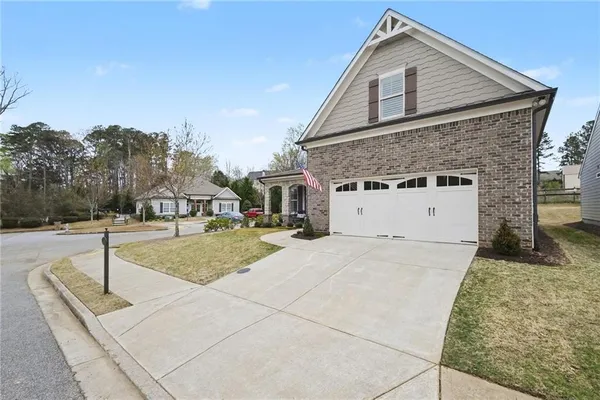 Property Slideshow image 2 of 26 | 4560 clonmore way, Cumming, GA, 30040